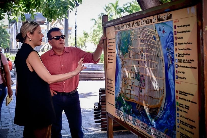 *Supervisan Centro Histórico Edgar González y la Secretaria de Turismo de Sinalo