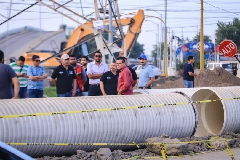 *Al 70% reparación del socavón en Prados del Sol; Edgar González supervisa avanc *Al 70% reparación del socavón en Prados del Sol; Edgar González supervisa avanc