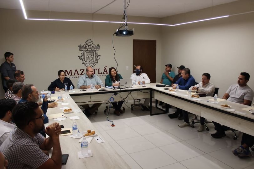 *Capacitan a productores de agave en Mazatlán para obtener certificación de mezc
