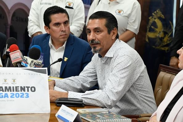 Comprometida con su base laboral, la Nueva Universidad recibe del SUNTUAS el emp Comprometida con su base laboral, la Nueva Universidad recibe del SUNTUAS el emp