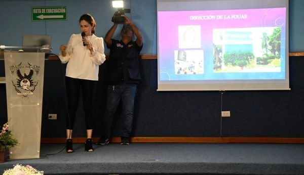 La Facultad de Odontología presenta la revista científica REVOUAS, enfocada a pu