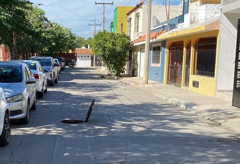 *Atiende JUMAPAM petición de desazolve en Villa Galaxia*