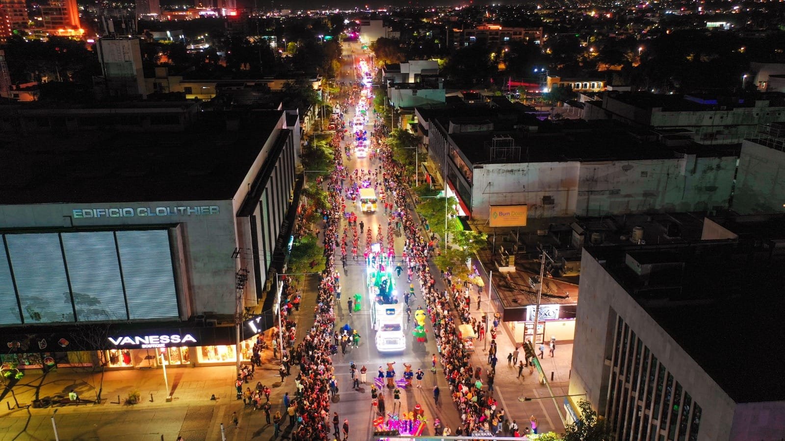 *Culiacán brilla con la Novena Edición del Desfile Navideño: ‘Vive una Noche de