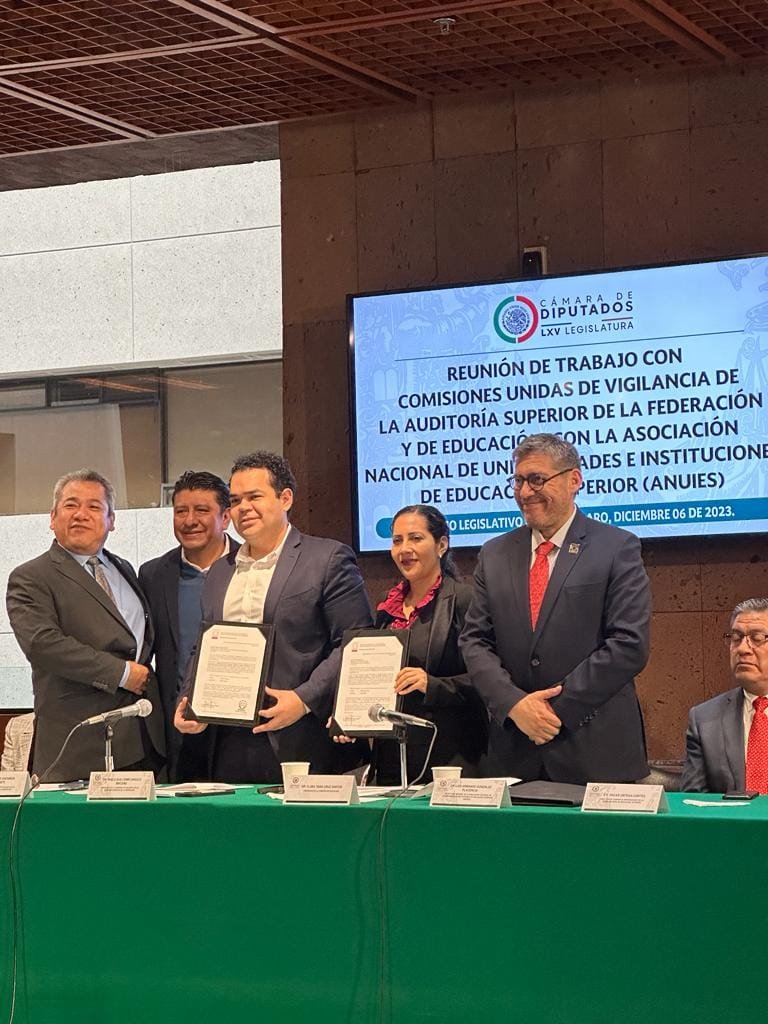 La UAS, comprometida con la transparencia, entrega estados financieros y matrícu