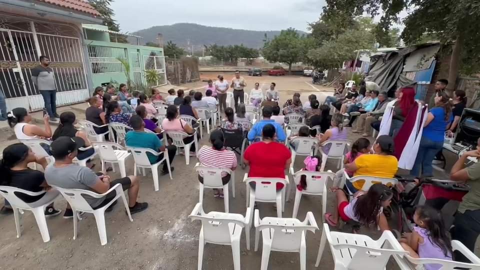 . Arranque de la obra de pavimentacion en hacienda de urias