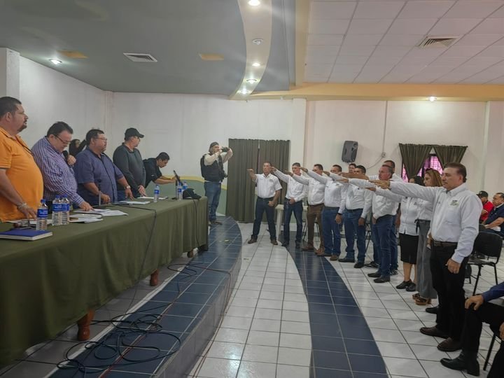Efrén Landell Osuna es el  nuevo presidente de Alianza de Camiones Urbanos de Ma