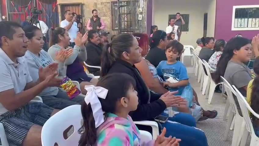 Inauguración de pavimentación en hacienda de Urias.