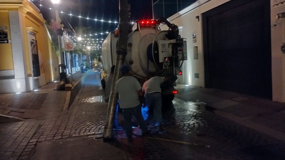 *JUMAPAM da mantenimiento al alcantarillado de la zona de Carnaval*