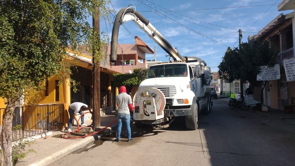 *JUMAPAM inicia en Villa Unión jornada de desazolves y reparaciones* *JUMAPAM inicia en Villa Unión jornada de desazolves y reparaciones*