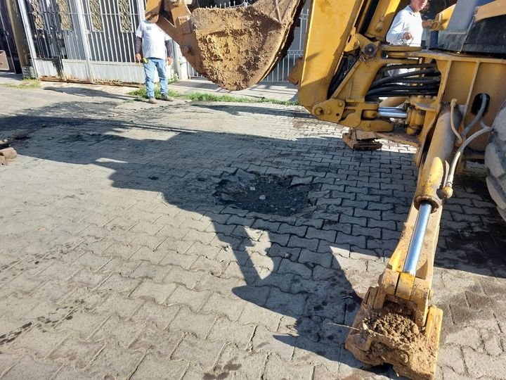 *JUMAPAM rehabilita alcantarillado en Calle del Bosque*
