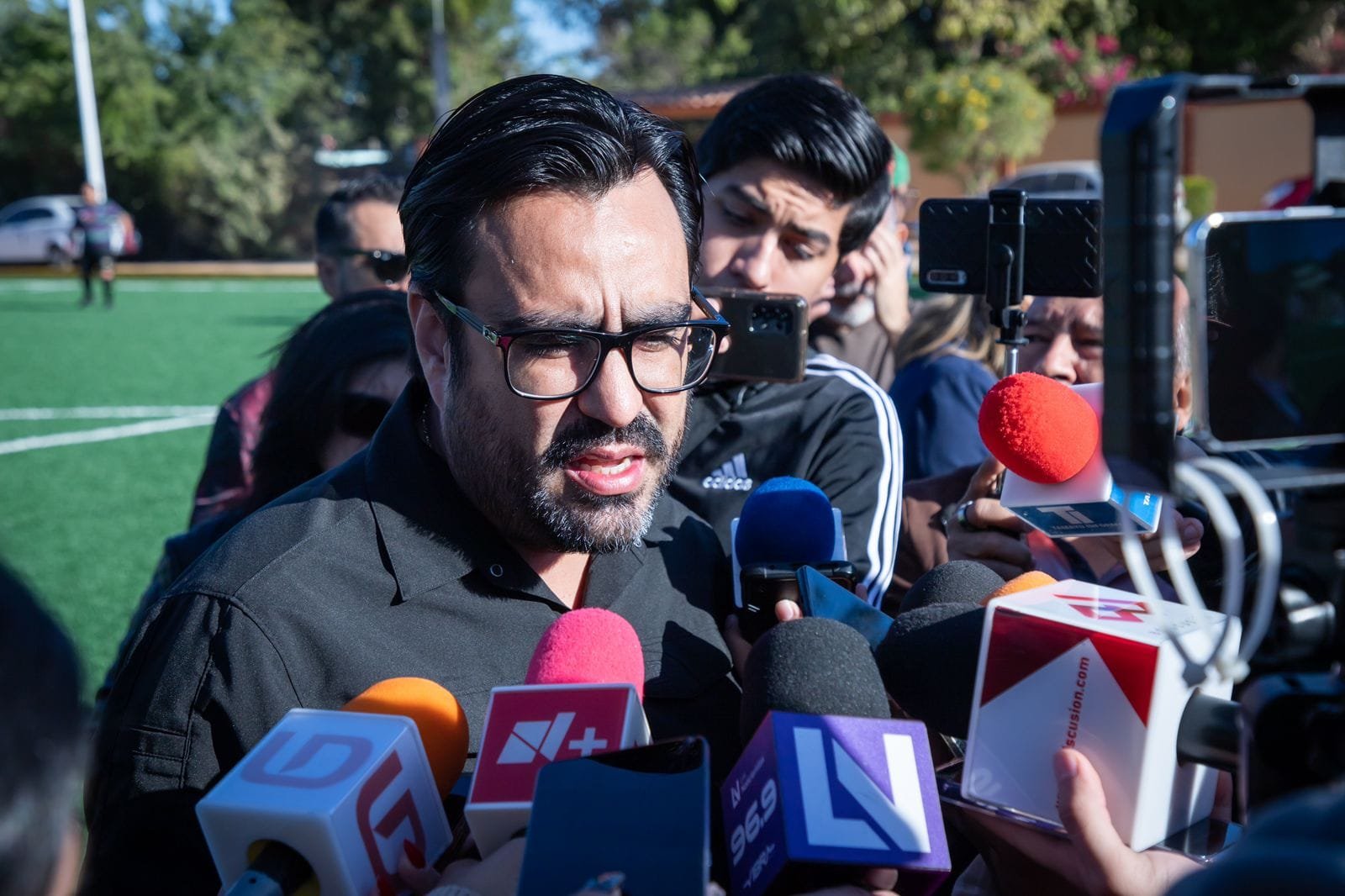 *Juan de Dios Gámez cumple compromisos en la sindicatura de Tepuche*