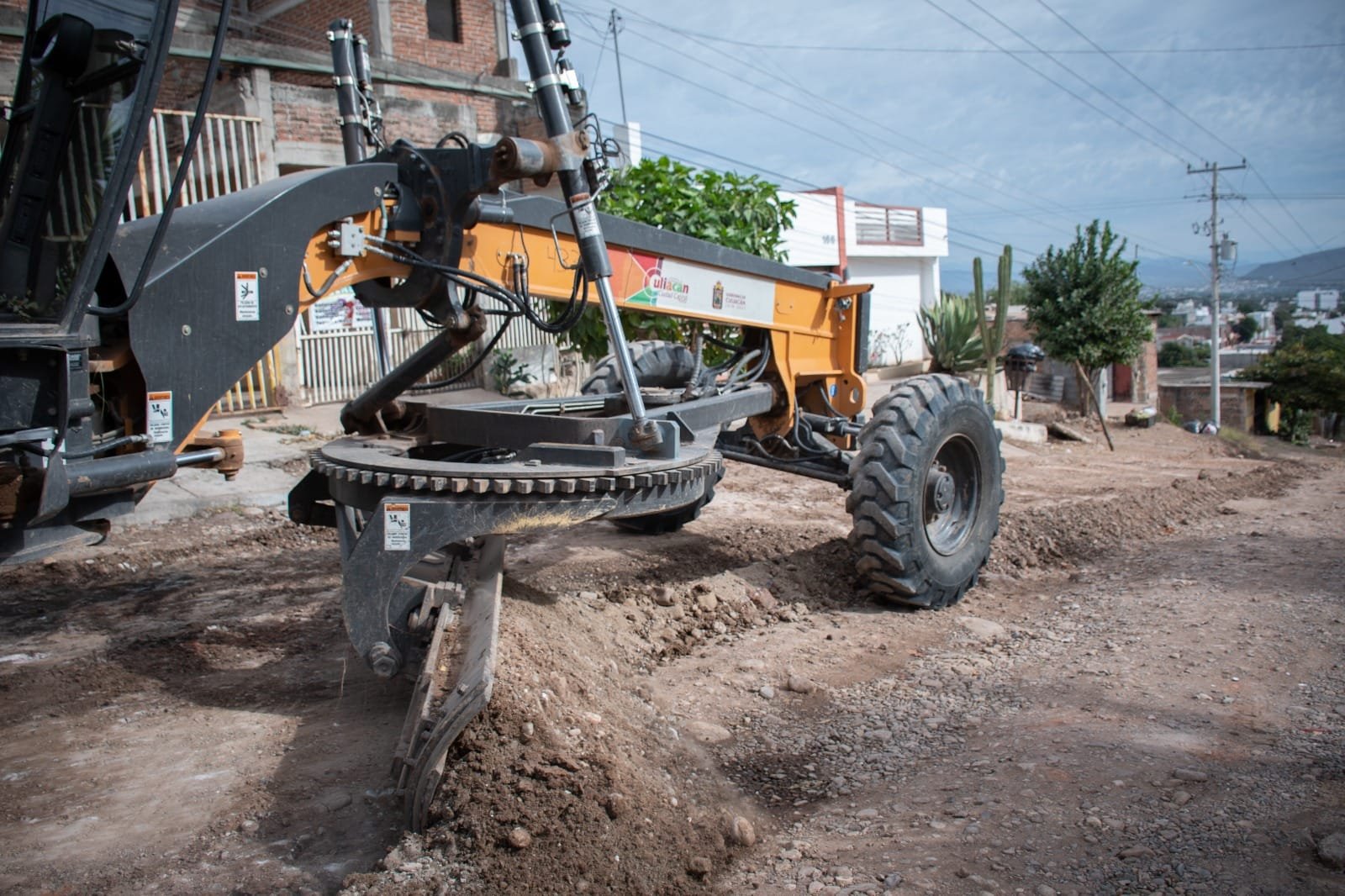 *Obras de pavimentación, reencarpetado y mantenimiento de calles benefician sect
