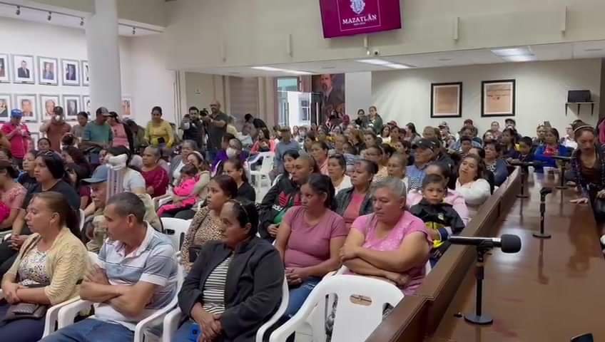Reunión con desplazados