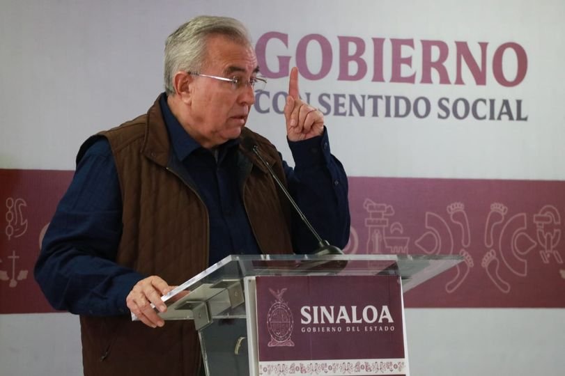 Rubén Rocha firma la iniciativa de Ley Reglamentaria para aplicar la Revocación