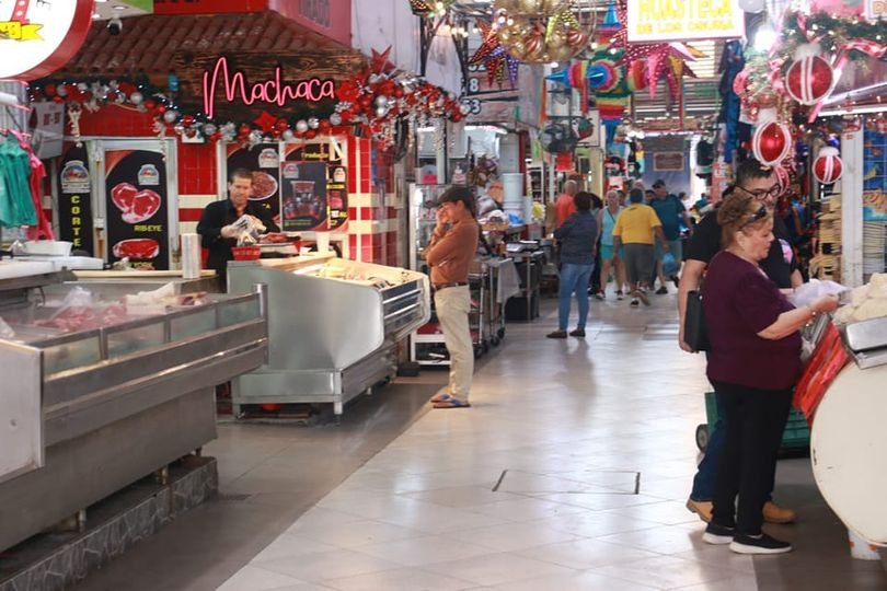 *Servicios Públicos refuerza acciones de limpieza en mercados municipales.* *Servicios Públicos refuerza acciones de limpieza en mercados municipales.*