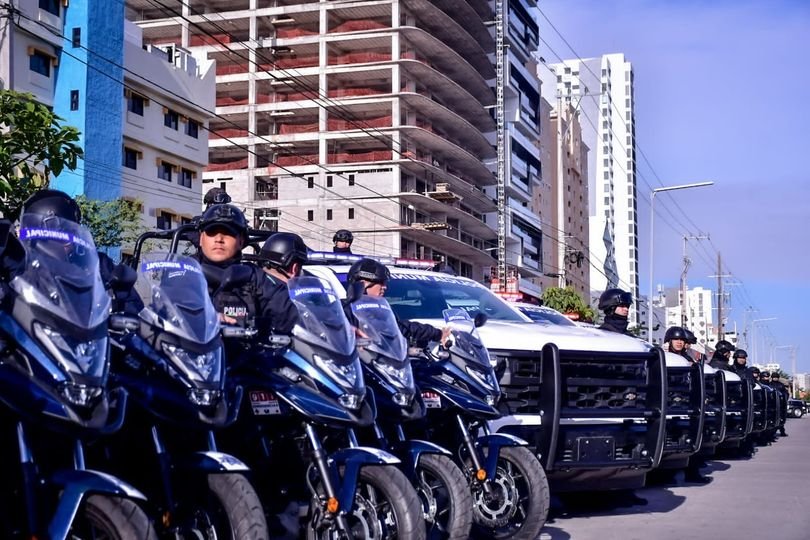 *¡Más seguridad! Gobierno de Mazatlán entrega nuevas patrullas, moto patrullas y