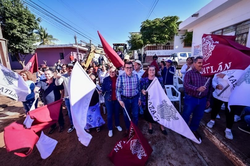 *Arranca pavimentación de la calle Margarita en la Flores Magón.*