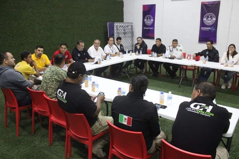Autoridades municipales y deportivas listas para recibir a Chivas Rayadas del Gu Autoridades municipales y deportivas listas para recibir a Chivas Rayadas del Gu