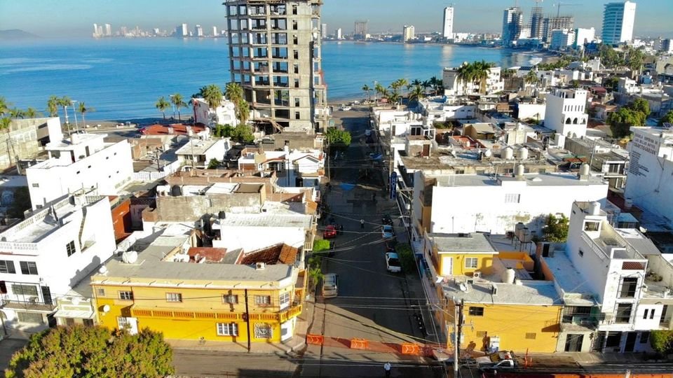 *Avance del 50 % reportan trabajos de reposición de losa de concreto de la calle