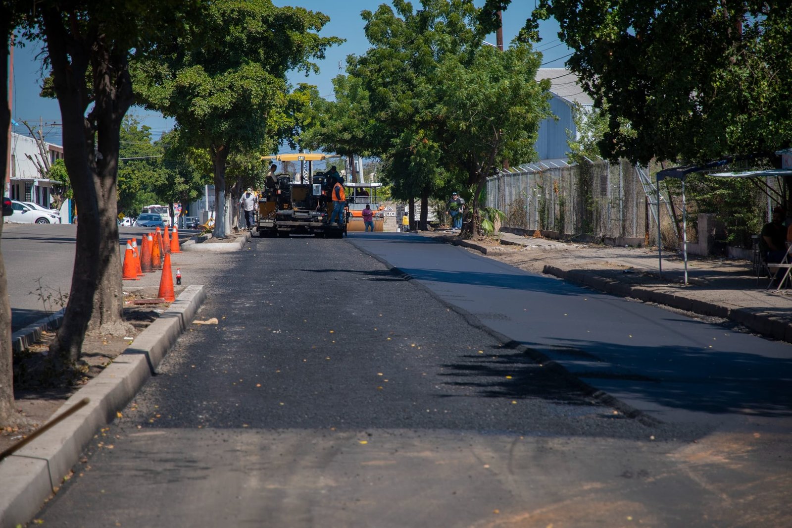 *Ayuntamiento de Culiacán continúa trabajos de reacondicionamiento vial en diver