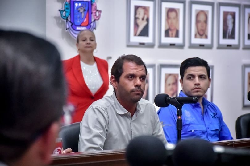 *Buscan ordenamiento de la zona de playa y prestadores de servicios turísticos e *Buscan ordenamiento de la zona de playa y prestadores de servicios turísticos e