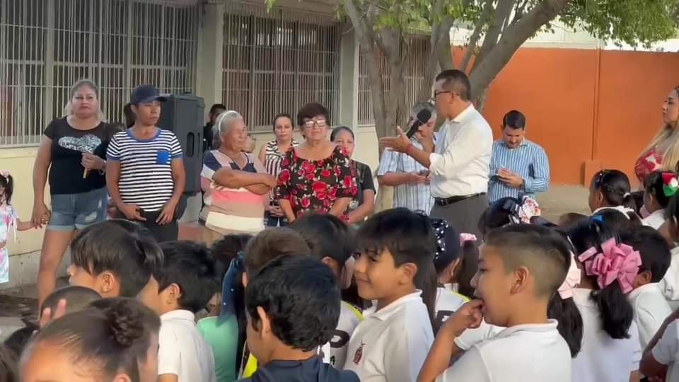 . Entrega de equipos deportivo y mejoras a la escuela profa. Josefina Osuna Pére