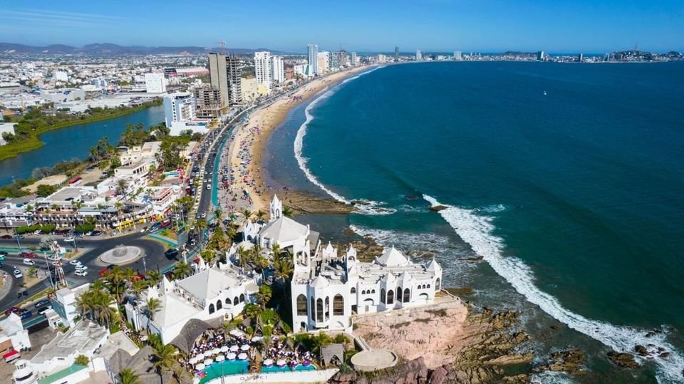 *Implementa Oficialía Mayor recorrido de inspección en la Avenida del Mar.* *Implementa Oficialía Mayor recorrido de inspección en la Avenida del Mar.*