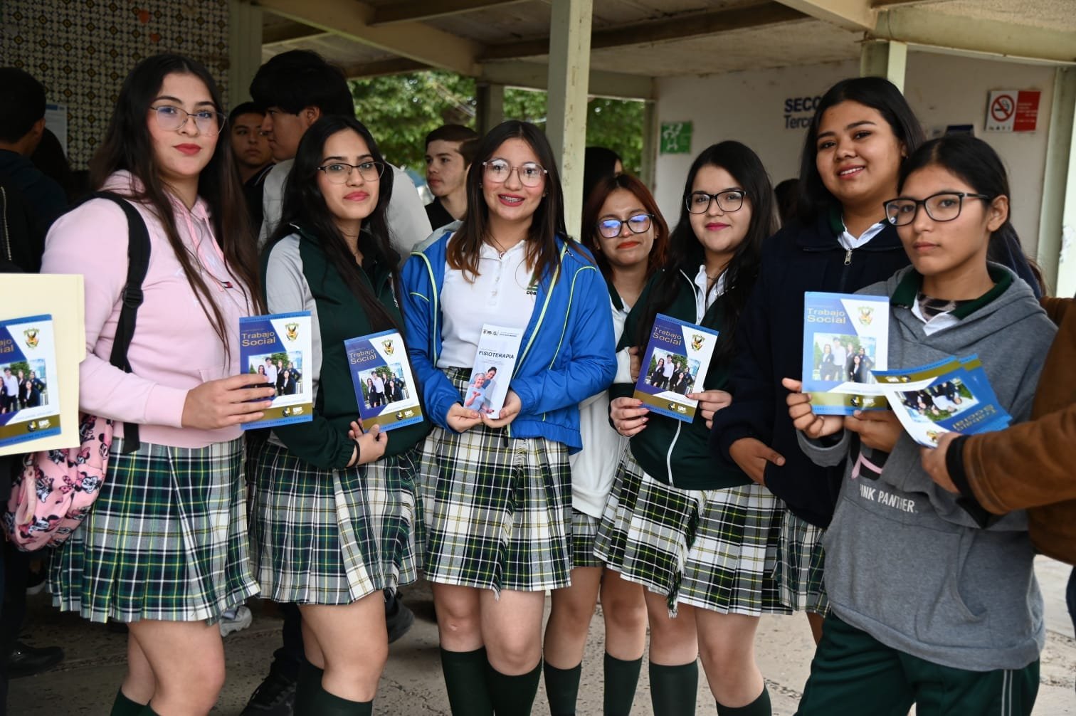 Padres de familia de la Unidad Regional Centro Norte de la Nueva Universidad pon