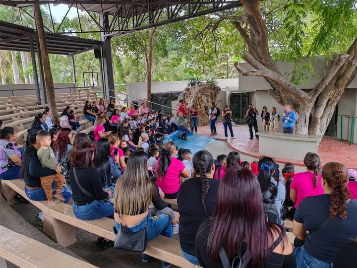 Viaje imaginario a Mazatlan se vuelve realidad para 80 niños de Guamuchil
