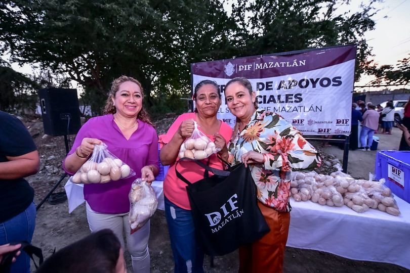 *Ya tiene drenaje la Buenos Aires; Edgar González cumple un compromiso con sus h *Ya tiene drenaje la Buenos Aires; Edgar González cumple un compromiso con sus h