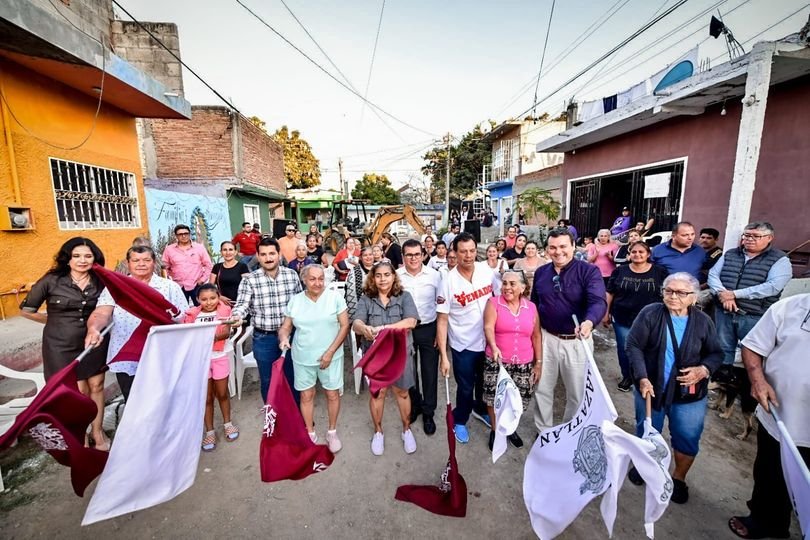 *¡Arranca pavimentación en la calle Humberto Mariles de la colonia Juárez!.*