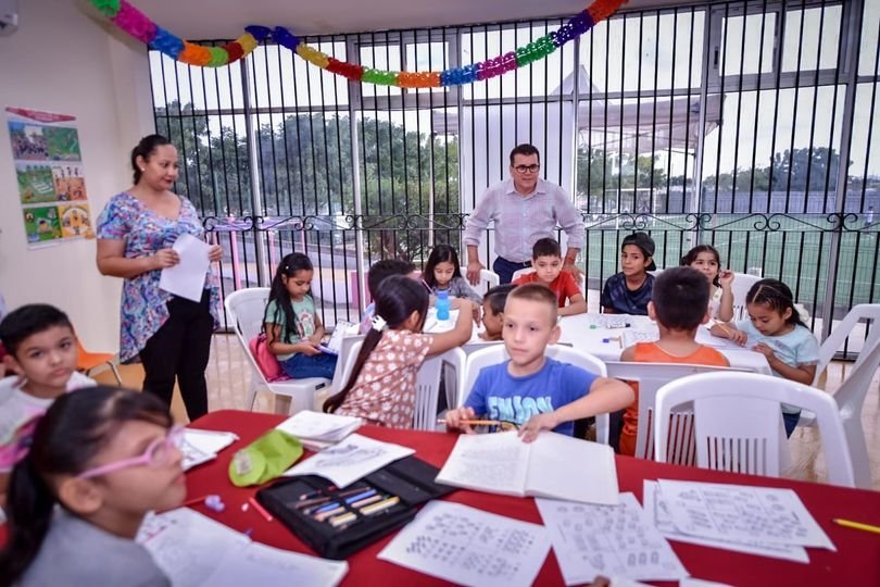 *Acerca Sistema DIF Mazatlán sus servicios a habitantes de colonias aledañas al