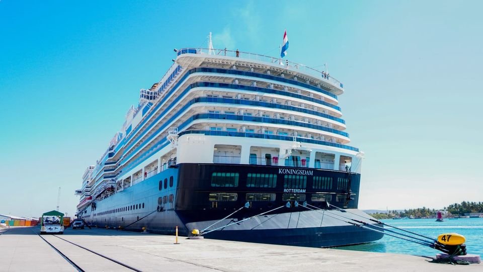 Arribó a Mazatlán el crucero turístico “Koningsdam”