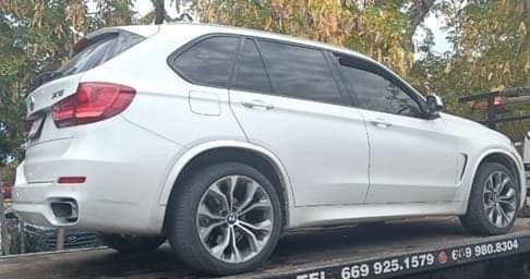 BMW con reporte de robo en EUA es recuperada por la Policía de Investigación.