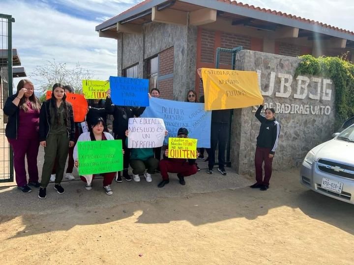 #Badiraguato #TomadePlantel