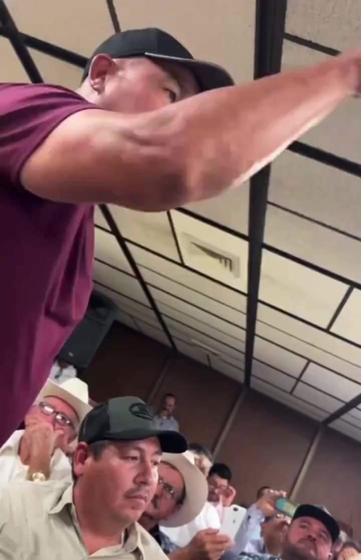 Durante una reunión con productores que encabezó el gobernador Rubén Rocha, quis