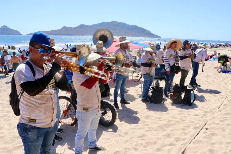 Llagan acuerdos autoridades municipales y músicos, trabajarán hasta las 10 de la