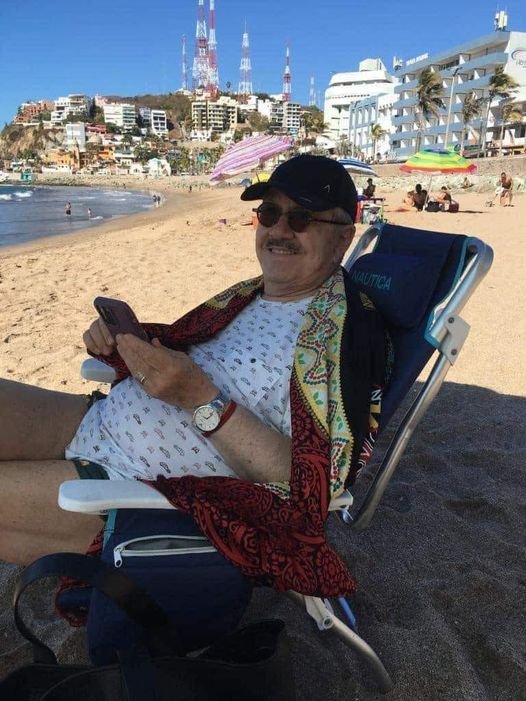 Pedrito Sola disfrutando de unas vacaciones en Cancún, digo Mazatlán!! Mazatlán