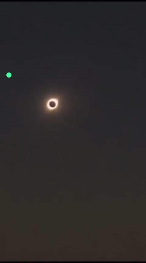 Así es como se vivió el eclipse solar 2024, en Mazatlán  Video: La pared