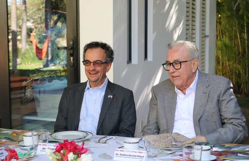 Rocha recibió al embajador del Reino Unido, John Benjamin