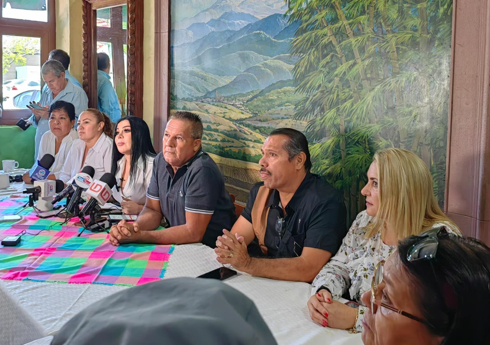 Candidata a diputada federal de MC respalda al candidato Memo Romero Candidata a diputada federal de MC respalda al candidato Memo Romero