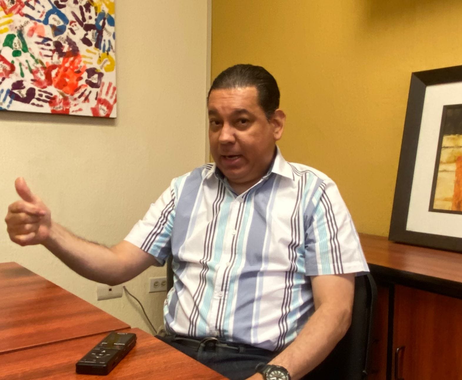 El electorado tiene derecho a estar informado y si un candidato se niega a parti