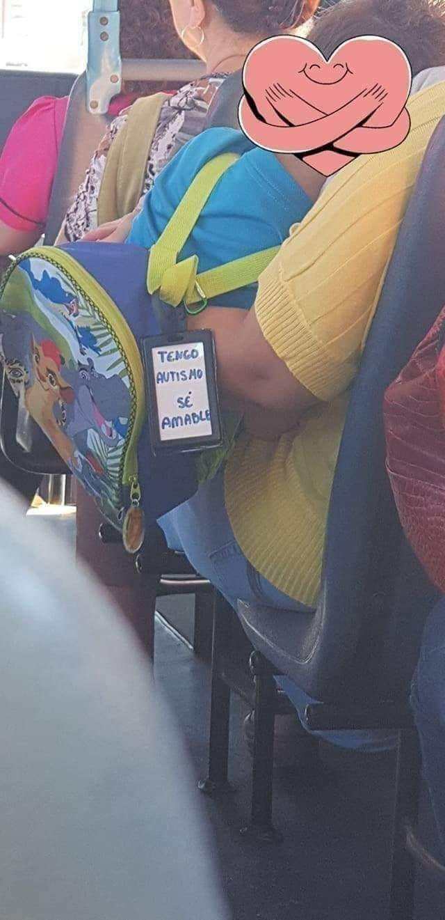 #EnLaRed | Mamá protegiendo a su pequeño de una sociedad que puede ser indifere