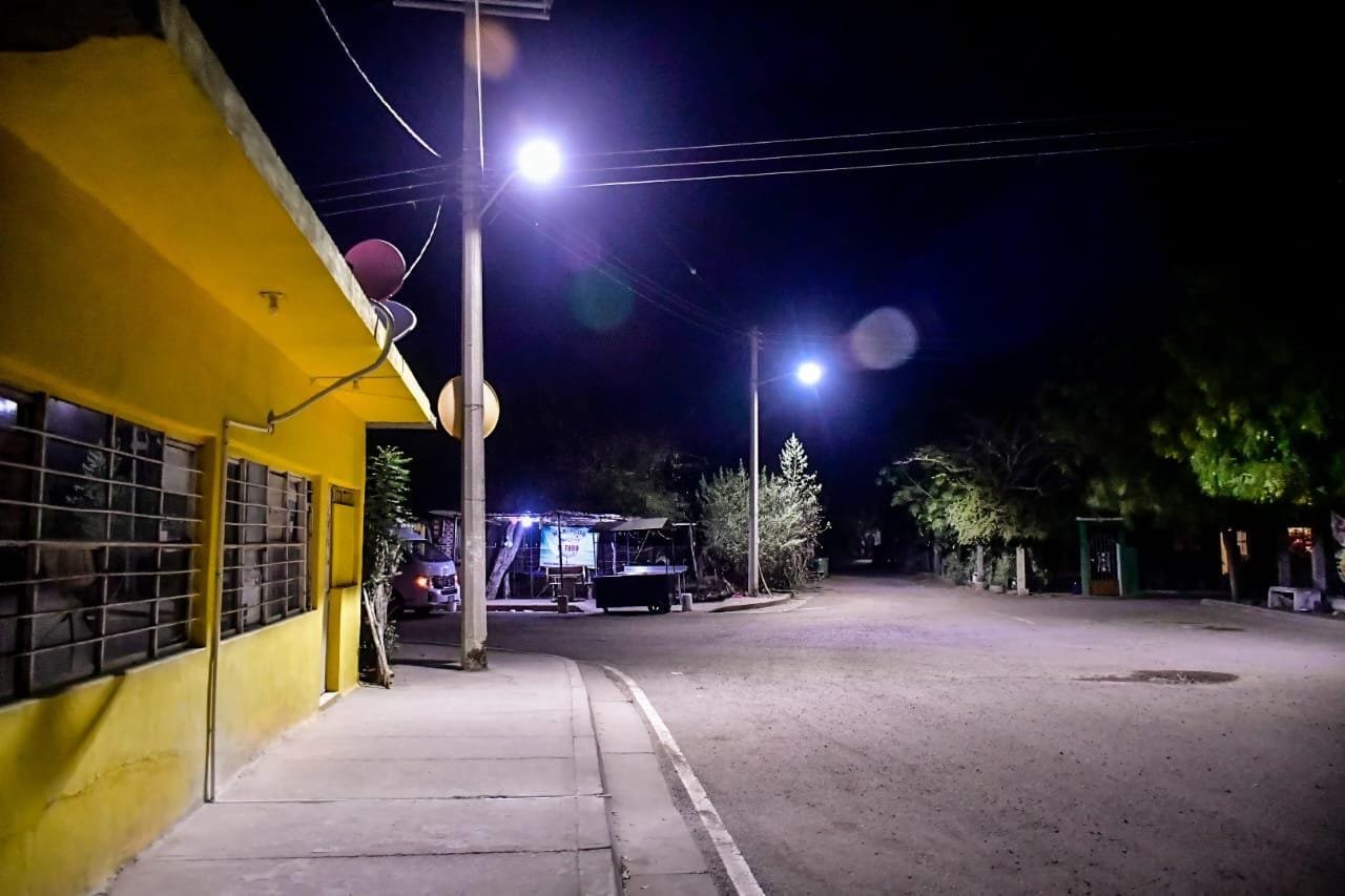 *Mejora seguridad en calles del Habalito del tubo con la sustitución de alumbrad *Mejora seguridad en calles del Habalito del tubo con la sustitución de alumbrad