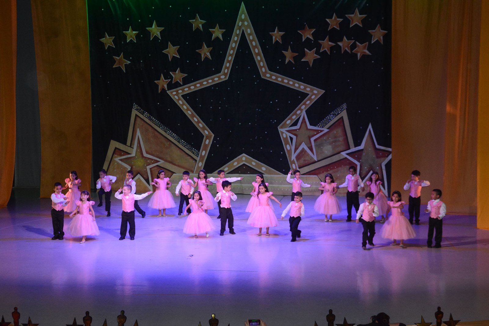 Con una emotiva y magna ceremonia digna de Hollywood y los Premios Oscar, se gra