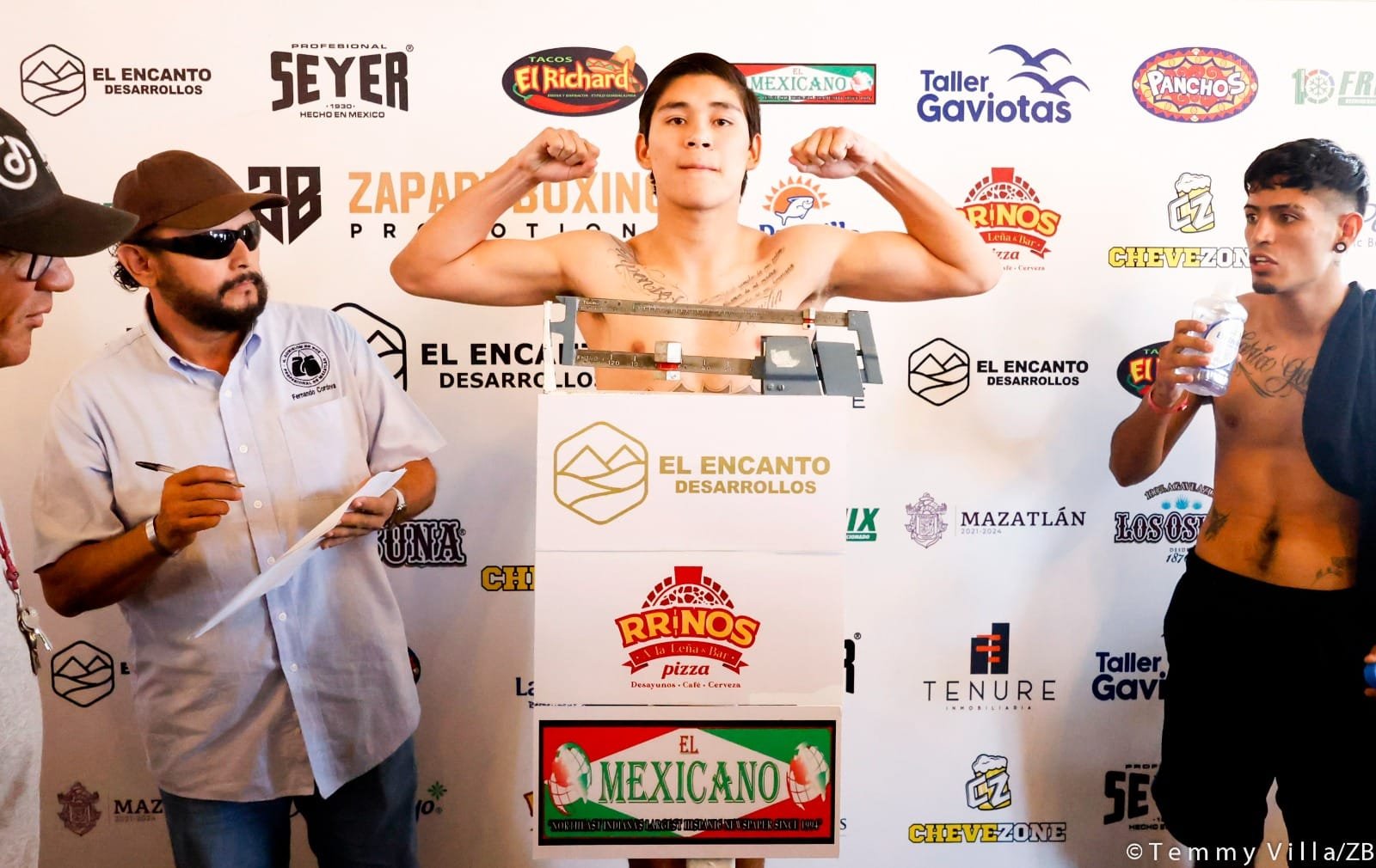 Cumplen con la báscula los protagonistas de Noche de Prospectos