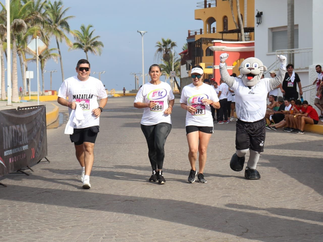 Disfrutan del Pañatón 2024 ayudando a quienes más lo necesitan