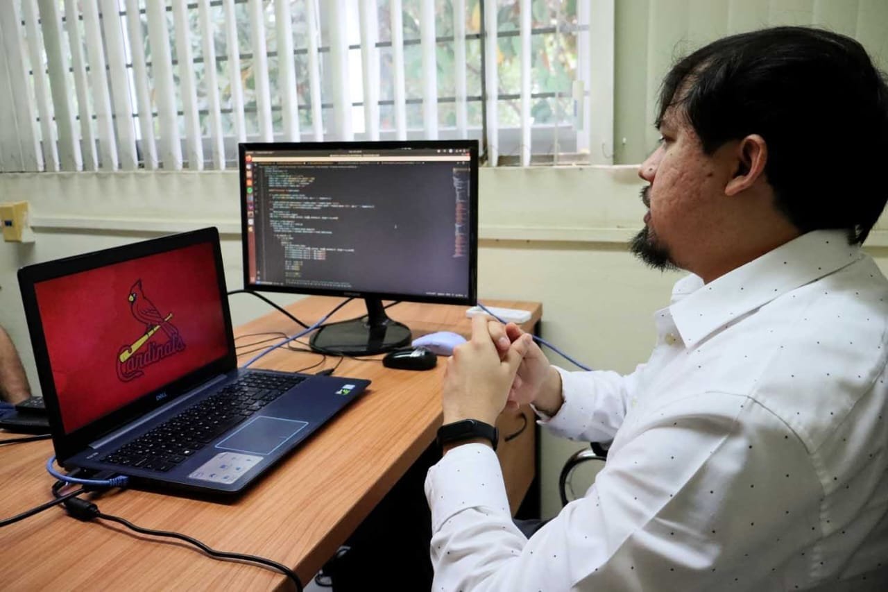 Doctorando en Ciencias de la Información de la Facultad de Informática de la UAS Doctorando en Ciencias de la Información de la Facultad de Informática de la UAS