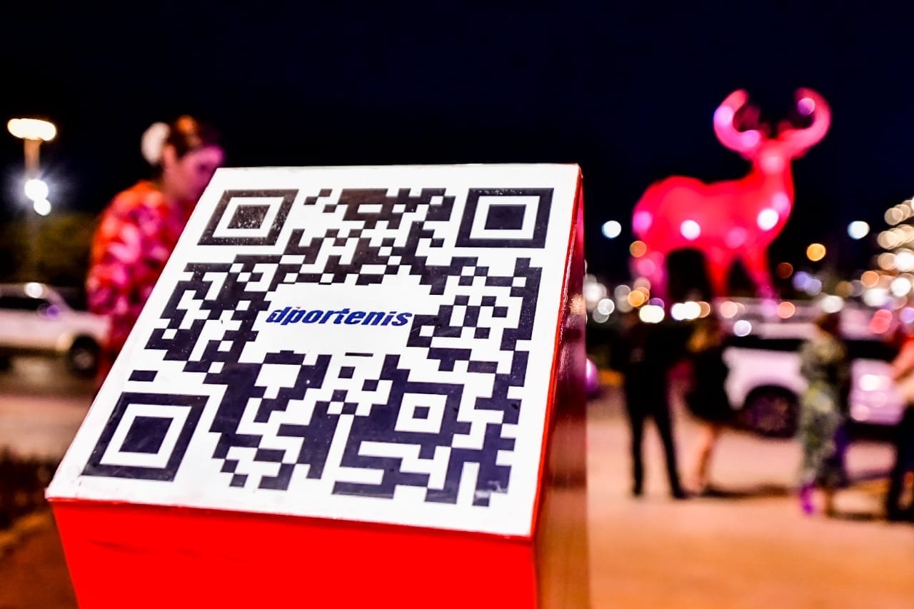 *“El Gran Orgullo” espectacular escultura que embellece a Mazatlán.* *“El Gran Orgullo” espectacular escultura que embellece a Mazatlán.*