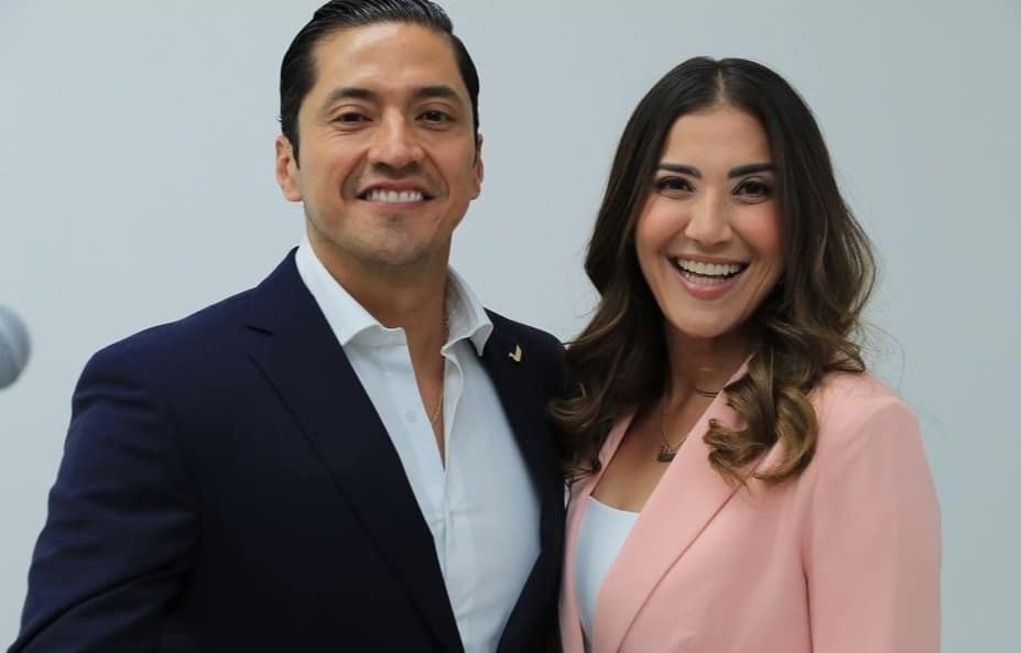 Habrá boda! Uriel Estrada anuncia su compromiso con Paloma Sánchez Habrá boda! Uriel Estrada anuncia su compromiso con Paloma Sánchez